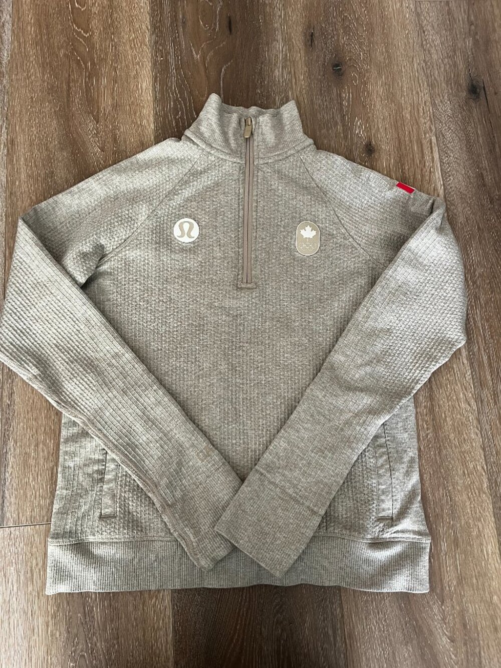 NWOT LULULEMON Olympic Team Canada Engineered Warmth Half Zip Top Sweater 6